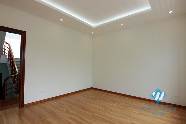 Brand new - quality house for rent with balcony & roof terrace